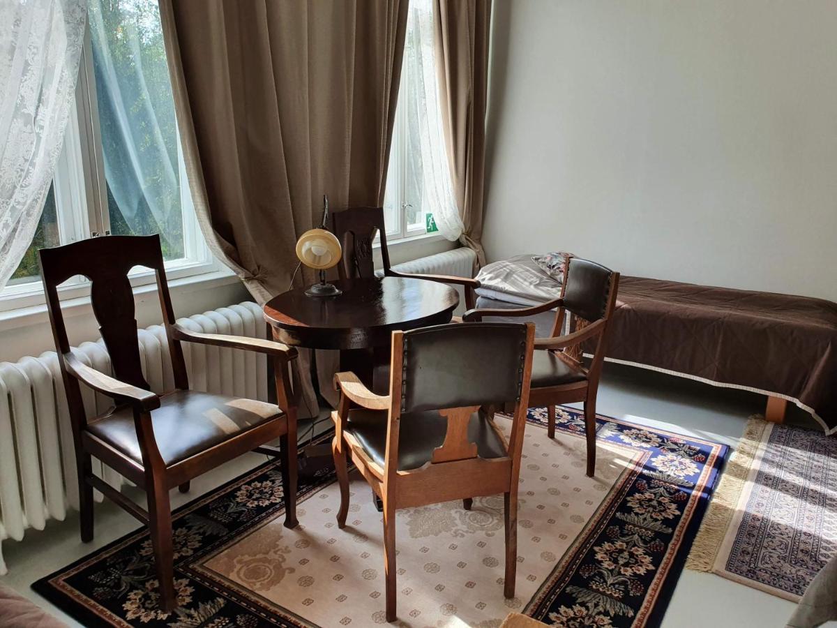 Neitsytniemen Kartanohotelli Virasoja Exterior foto